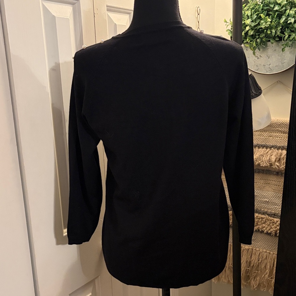 Carmen Chic Black Cardigan with Pearls - Picture 2 of 6